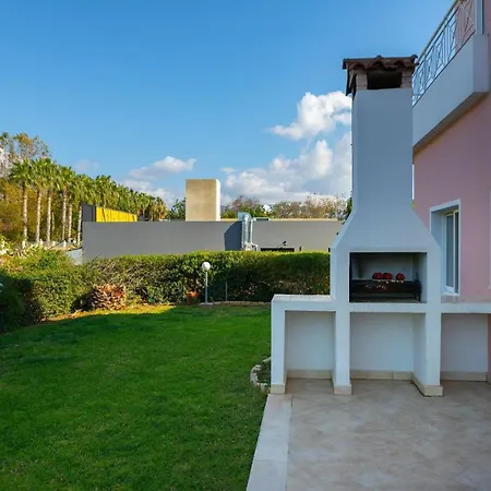 Coral Bay View, Walking Distance To The Beach! *