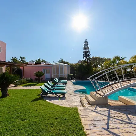 Coral Bay View, Walking Distance To The Beach! Peyia