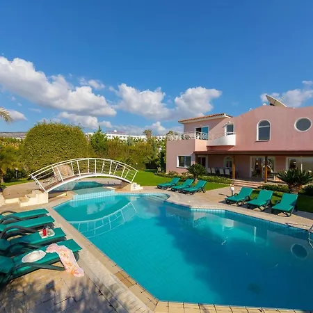 Coral Bay View, Walking Distance To The Beach! Peyia