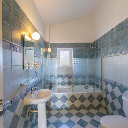 Coral Bay View, Walking Distance To The Beach! Villa Peyia