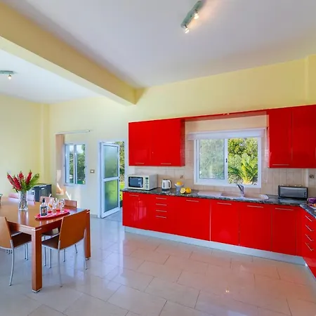 Villa Coral Bay View, Walking Distance To The Beach! *
