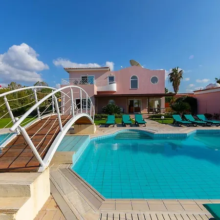 Coral Bay View, Walking Distance To The Beach! Villa Peyia