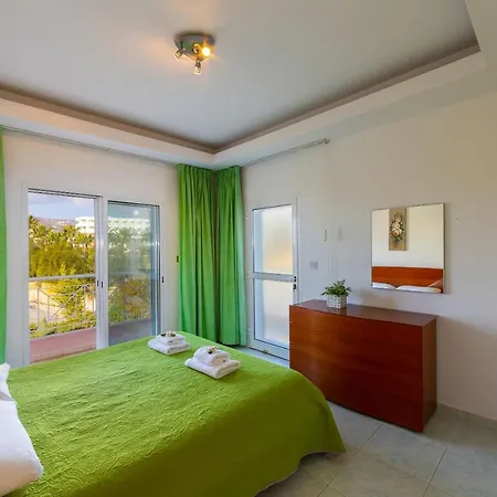Coral Bay View, Walking Distance To The Beach! Villa Peyia