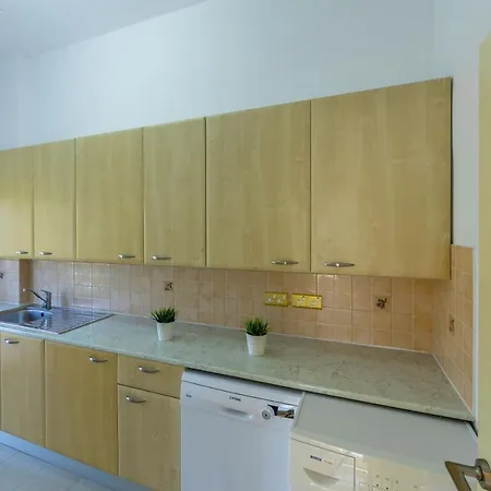 Villa Coral Bay View, Walking Distance To The Beach!