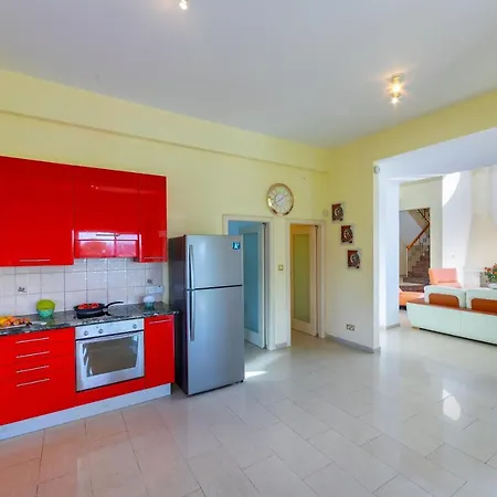 Villa Coral Bay View, Walking Distance To The Beach! *